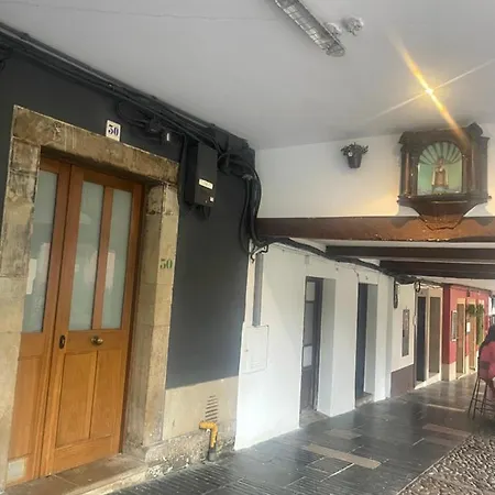 La Santina Y Su Jardin Daire Avilés