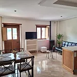La Santina Y Su Jardin דירה אבילס